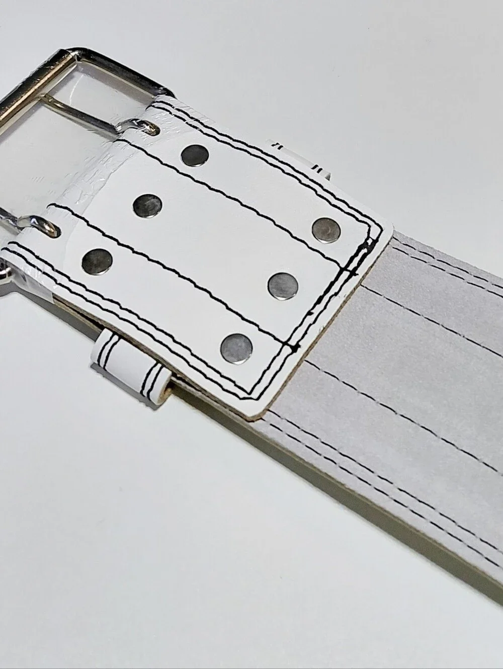 DARK IRON FITNESS White Leather Double Prong  Weightlift Belt for Men and Women